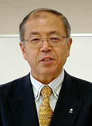 受賞について話す兼古理事長