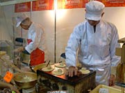 中華饅頭製作実演