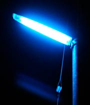 防犯効果が期待される青い光