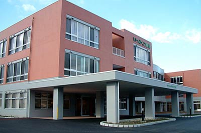 16日に内覧会が開かれる介護老人保健施設「いっぷく2号館」