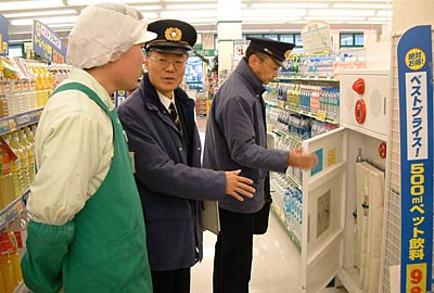 年末特別警戒を行う三条市消防本部職員
