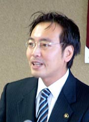 年頭のあいさつを行う国定市長