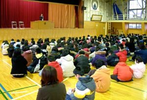 三条市内33小中学校すべてでそろって3学期の始業式