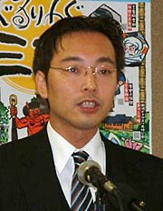 定例会見を行う国定三条市長