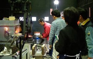 職人塾の三条工業会コース「金属製品製造業」に10人が参加、三条のものづくりにふれる