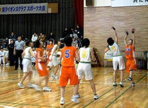 第7回栄ライオンズクラブ杯しらさぎバスケットボール大会で中学女子のミニバスチーム競う