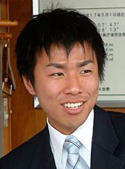 にこやかに話す渡辺亮さん