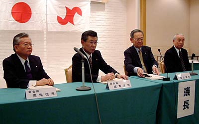 通常議員総会後に行われた会見