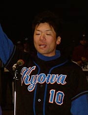 選手宣誓を行う協和クラブの大前主将