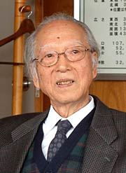 ユキワリソウへの思いを話す栗山さん