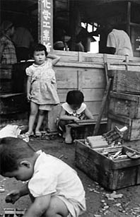 「昭和の洋食器街写真展」展示作品