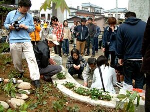 27日行われた仲ノ町地内の7号ポケットパークの竣工イベント