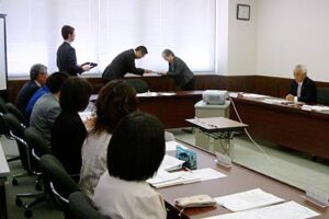 三条市こども未来委員会がスタート、栄庁舎を活用した子育て支援拠点施設の整備の検討から