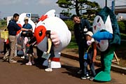 エコちゃんサンちゃんたちと記念撮影