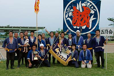 7、8の2日間開かれた三条凧合戦で最高得点優勝した赤組の東三条皐月会