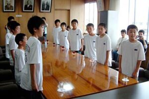 小林燕市長を表敬訪問した燕ジュニアドラゴンズ