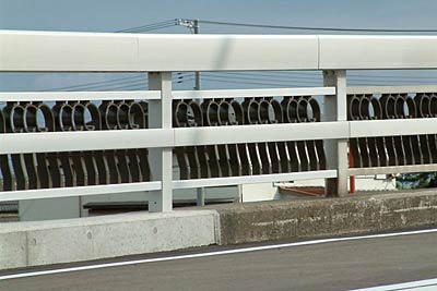 コンクリート部分右が古いのがわかる
