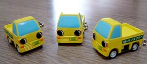 29日にハンズワタベが燕市のモデルハウスでリホーム祭、チョロQタイプの黄色の軽トラのキーホルダーをプレゼント