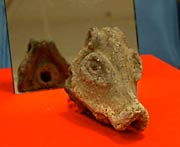 縄文人の身近な存在と思われるイノシシがモチーフ「イノシシ顔の土器」藤平遺跡