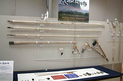 三条のものづくりのルーツ、旧石器時代・縄文時代の遺跡で出土した石器を復元したもの