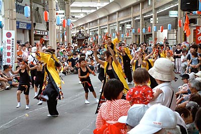 10団体が舞ったよさこいソーラン
