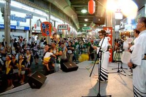 飛燕夏まつりのフィナーレは雨に見舞われるも2日間の人出は昨年は6,000人上回る36,000人