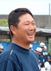 練習中は厳しい鈴木監督も練習が終わればこの笑顔