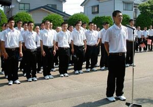 新潟県央工高野球部が1週間後の初戦を前に甲子園へ向けて出発