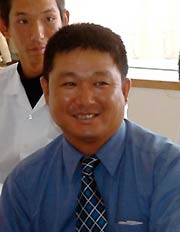 試合中は見せない鈴木監督の穏やかな笑顔