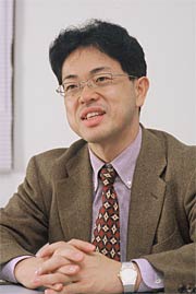 19日に開く三条市健康運動講演会の講師、久野譜也さん