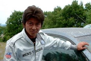 三条市で行われたダートトライアル選手権に俳優、哀川翔さん参戦