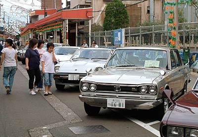今ではめったにお目にかかれなくなったレトロカーが並ぶ昭和の名車ショー