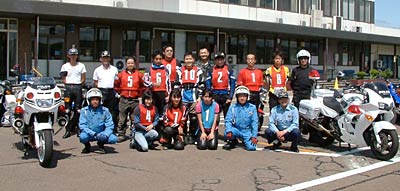 受講者と講師で記念の集合写真撮影