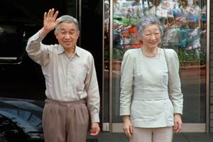 天皇、皇后両陛下が三条・燕地域リサーチコアを訪問