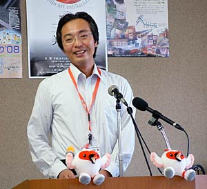 会見する国定三条市長