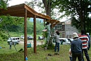 ことし6月に吉ヶ平山荘で行われたステージ台の製作