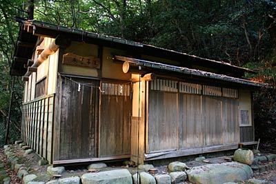 良寛が59歳から69歳まで過ごした乙子神社草庵