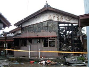 燕市八王寺で住宅1棟全焼、1人の遺体見つかる