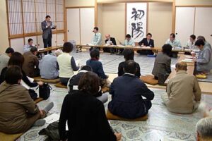 11月始まる旧三条高校校舎解体撤去工事に伴う地元説明会に地元住民25人が出席