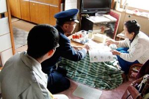 秋の全国火災予防運動で三条市消防本部でも官民合同の防火指導