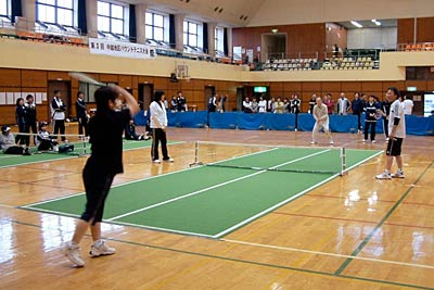 16日開かれた第3回中越地区バウンドテニス大会