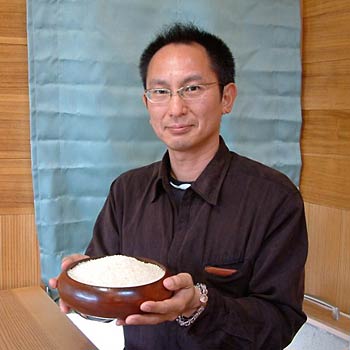 初めて作ったコメが日本一のコメに選ばれた久保さんと日本一のコメ