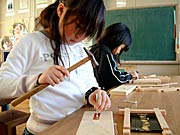 くぎのタガネでネームプレート作りで金具職人の技