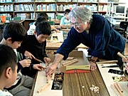 木地の工程の技術で額縁づくり