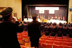 燕市の消防団員など300人が参加して出初め式、1年の無災害を願う