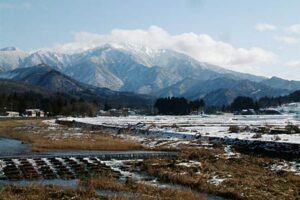 7日の三条市は晴れて6.9度まで気温が上がる穏やかな陽気