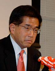 講演する栗原日銀新潟支店長