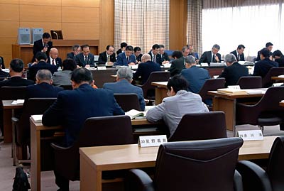 燕市が平成21年度予算案を示した全員協議会