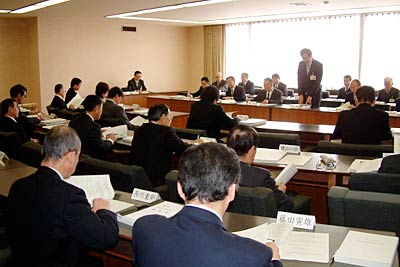 24日開かれた三条市3月定例会の提出議案概要説明会