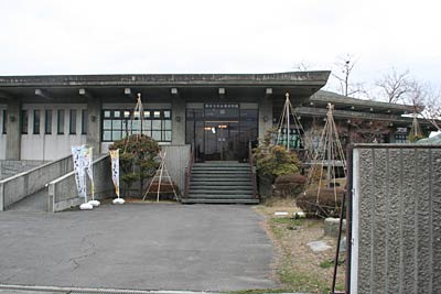 分水良寛史料館の正面